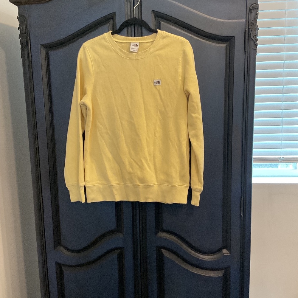 Women’s North Face pullover